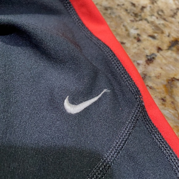 Nike Cropped Leggings - Picture 3 of 5